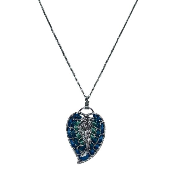 Christopher & Banks Silver Tone Chain Necklace W/Threaded Leaf Pendant (5605) - Picture 1 of 5